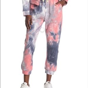 BNWT tie dye sweats! On trend!